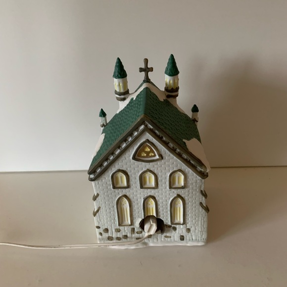 Vintage Collins  Christmas Holiday Lighted  Expression Ceramic Church - Picture 13 of 13